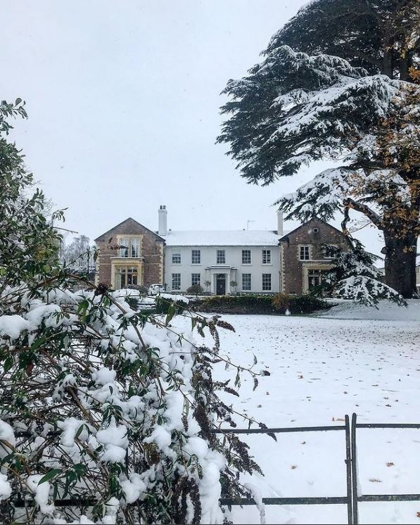 A winter wedding at Glewstone Court