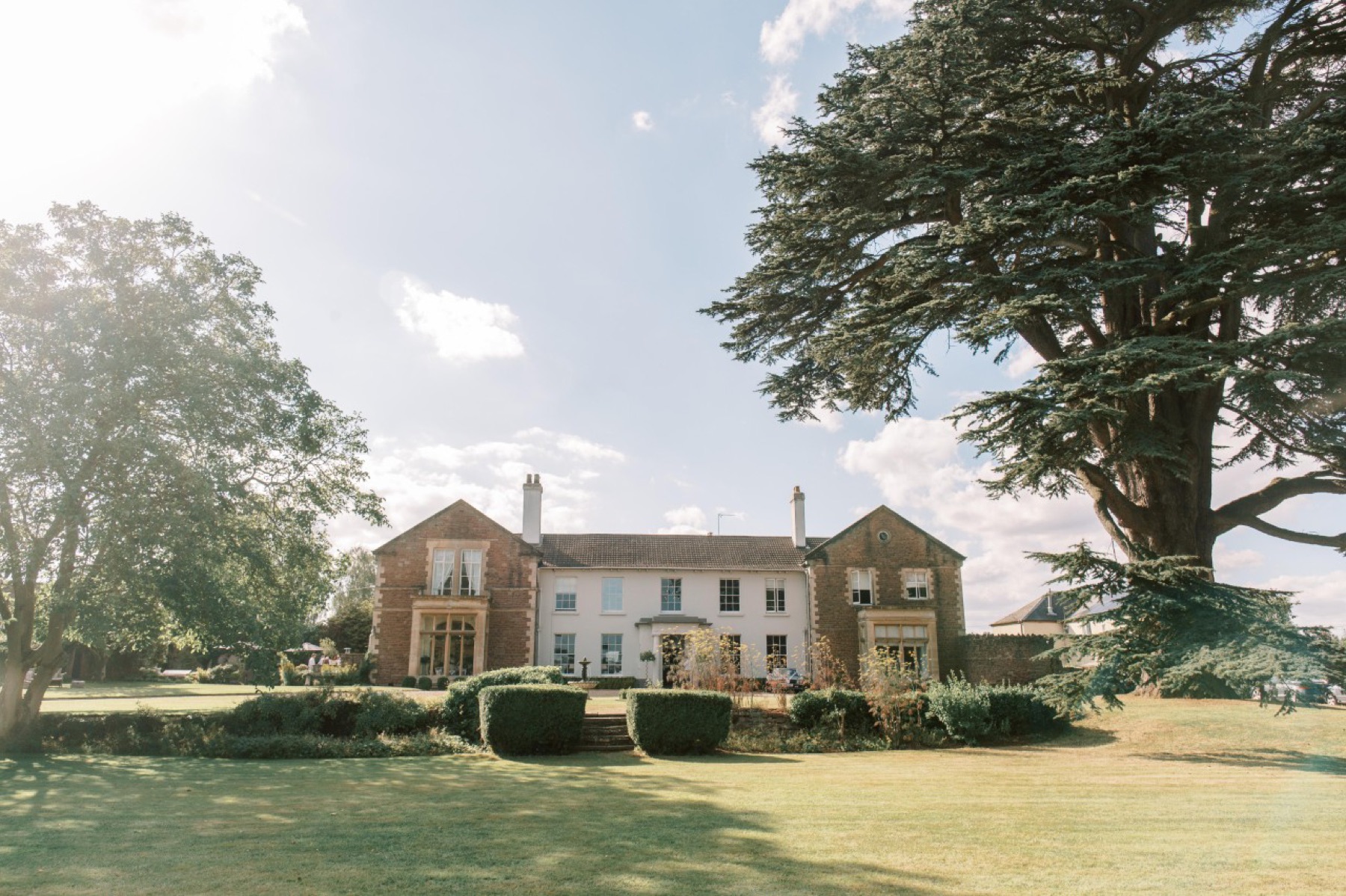 Glewstone Court with the 500-year-old Cedar of Lebanon